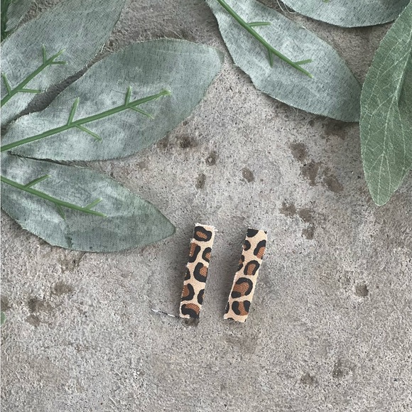 Hair Clips - Picture 4 of 15